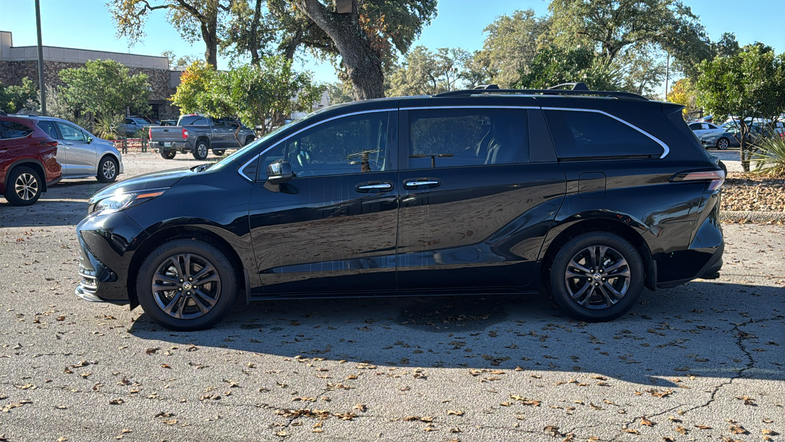 2024 Toyota Sienna Woodland Edition 4