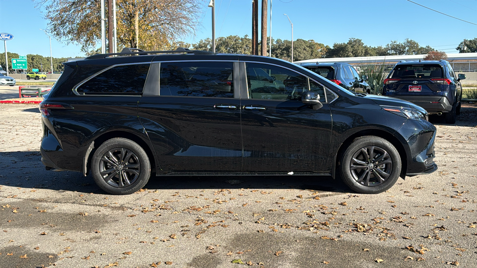 2024 Toyota Sienna Woodland Edition 8