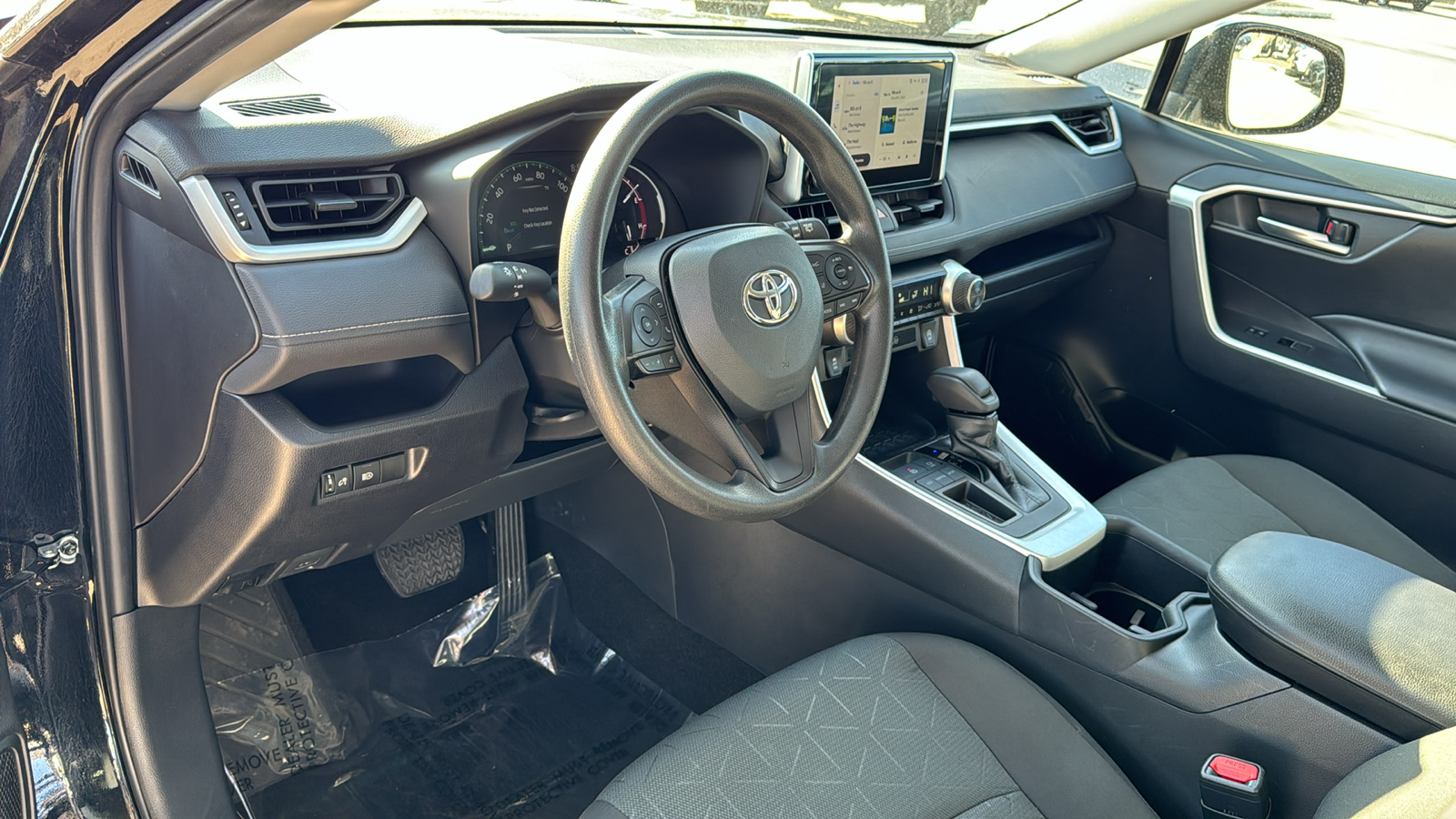 2023 Toyota RAV4 XLE 12