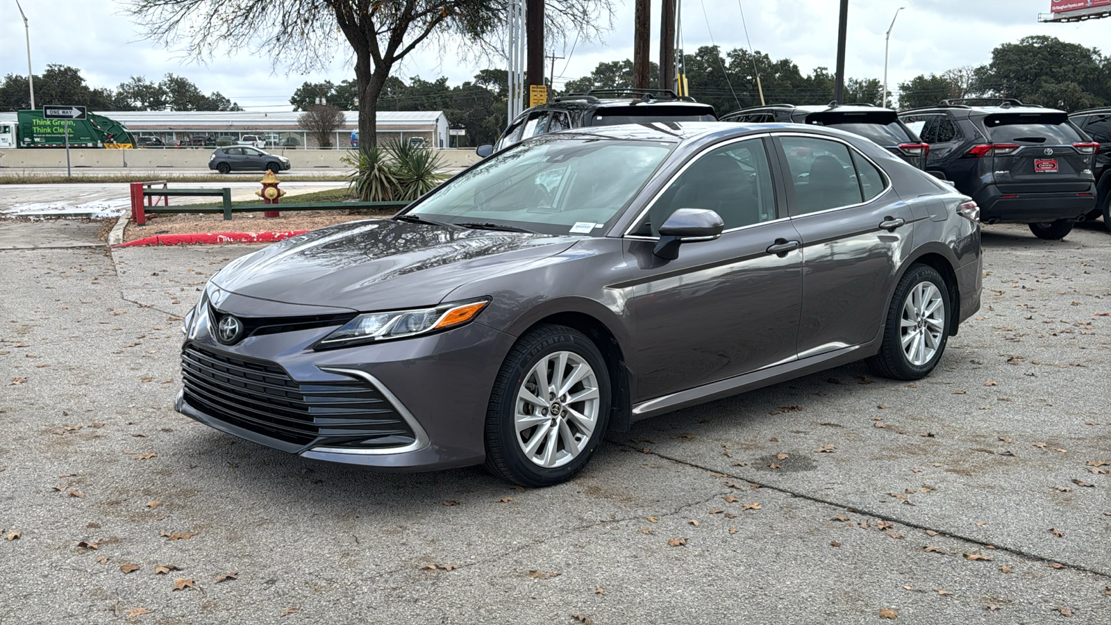 2023 Toyota Camry LE 3