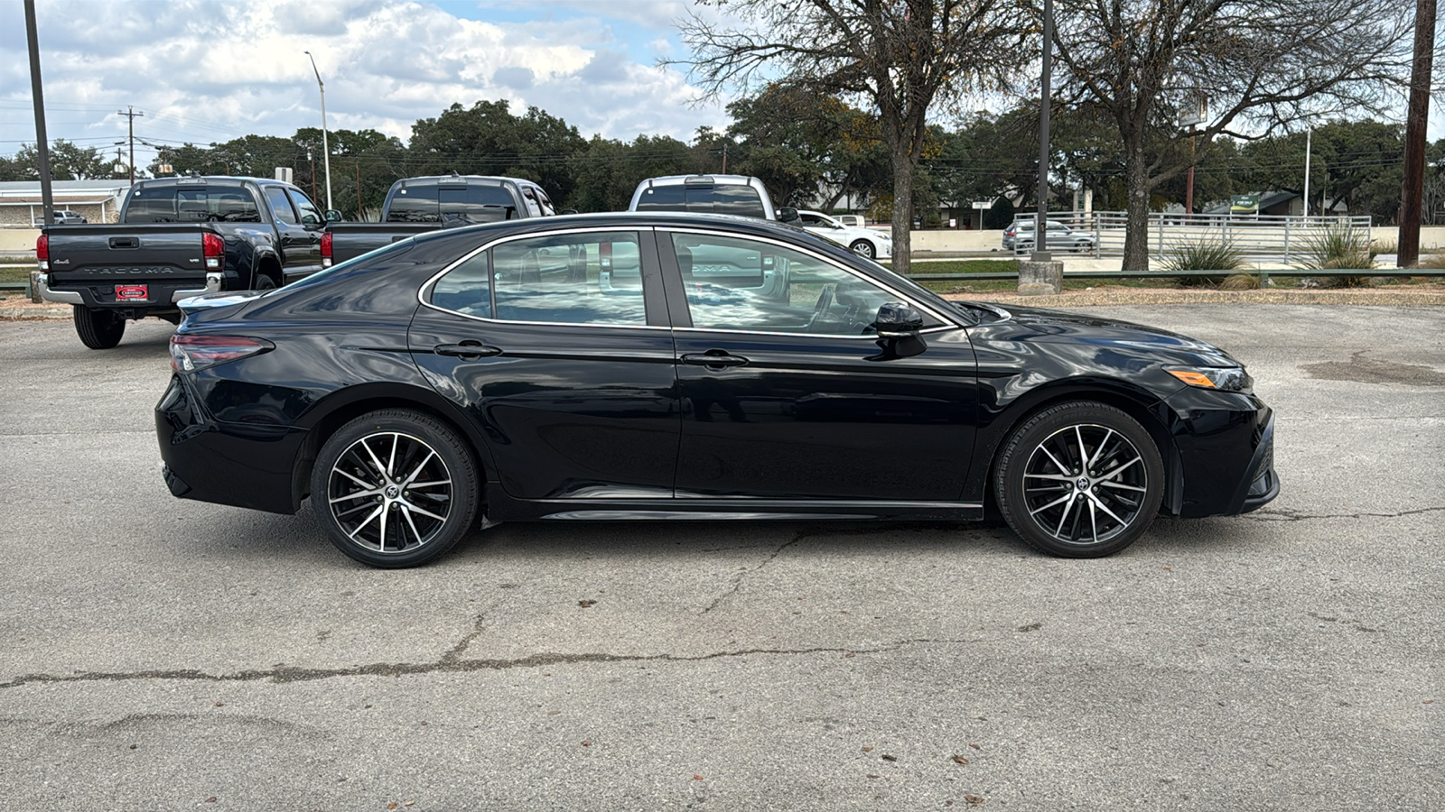 2023 Toyota Camry SE 8