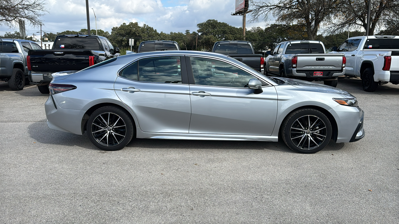 2022 Toyota Camry SE 8