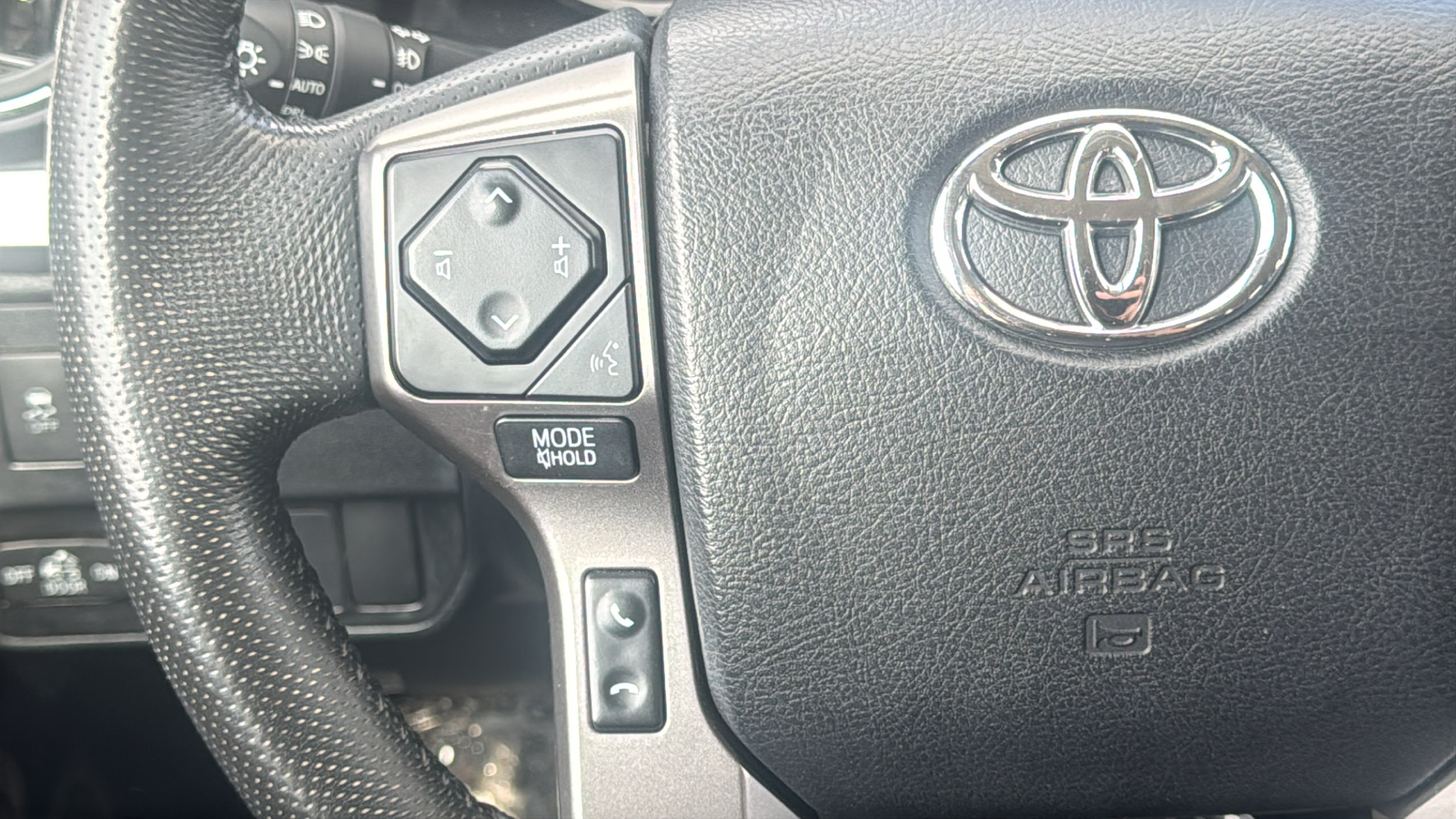 2022 Toyota Tacoma SR5 22