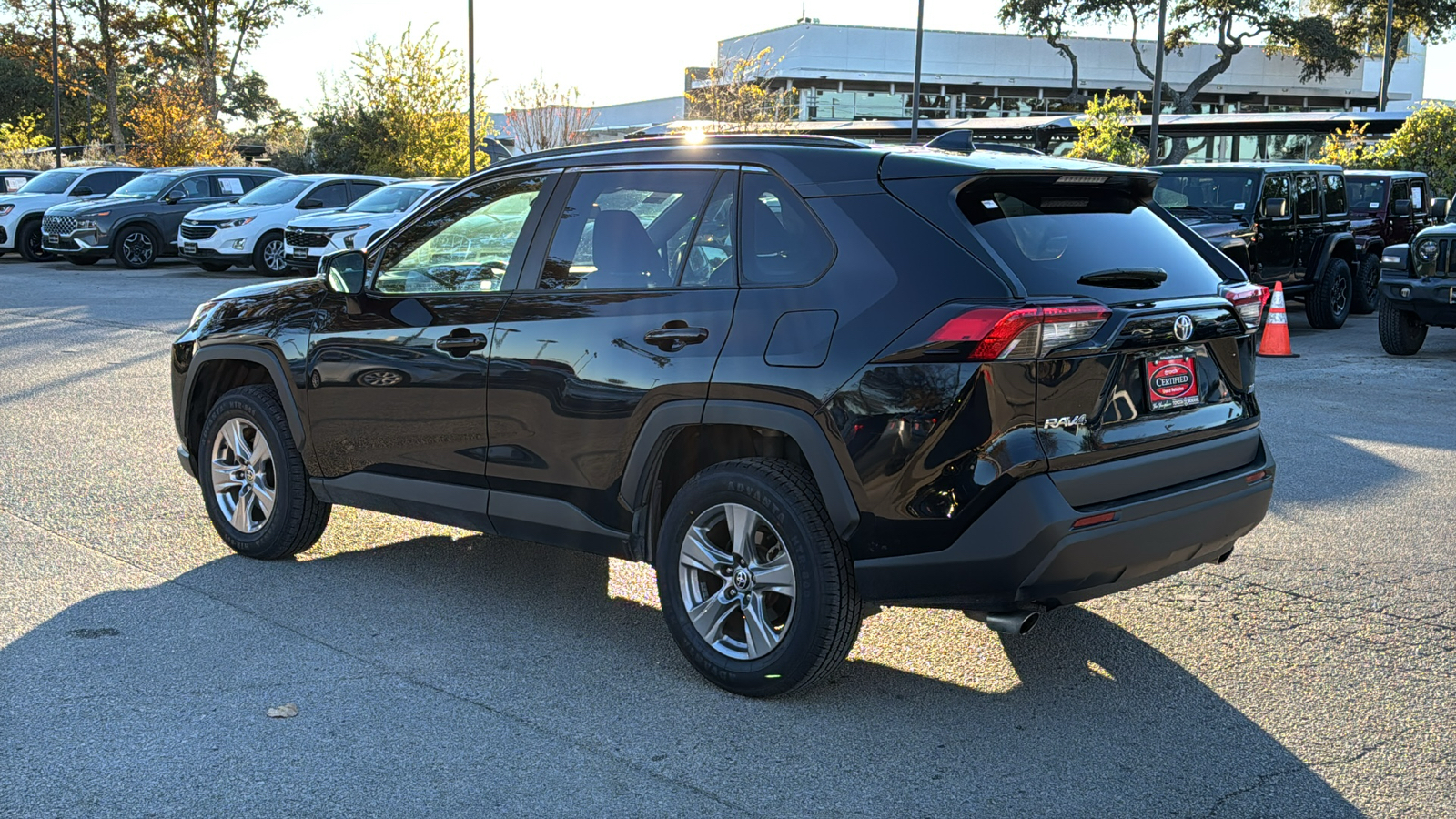 2022 Toyota RAV4 XLE 5