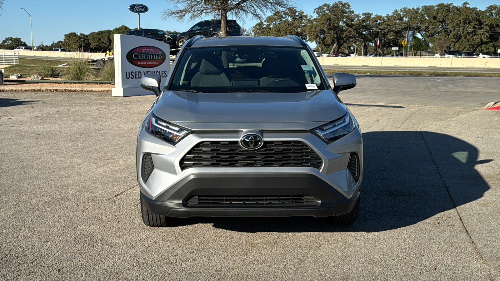 2024 Toyota RAV4 XLE 2