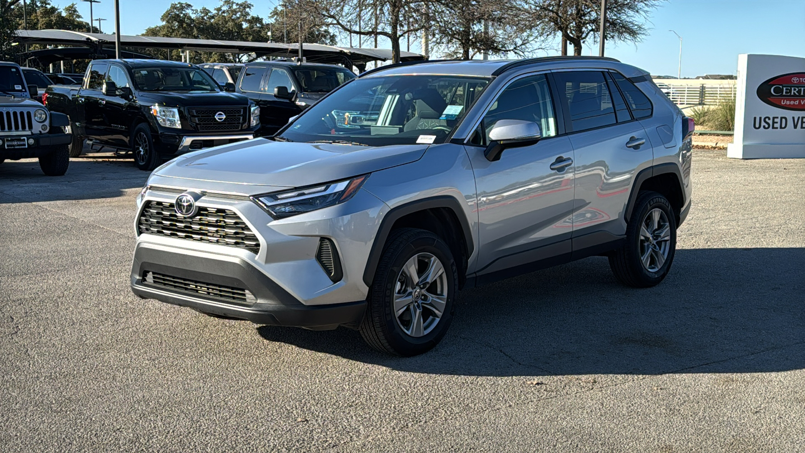 2024 Toyota RAV4 XLE 3