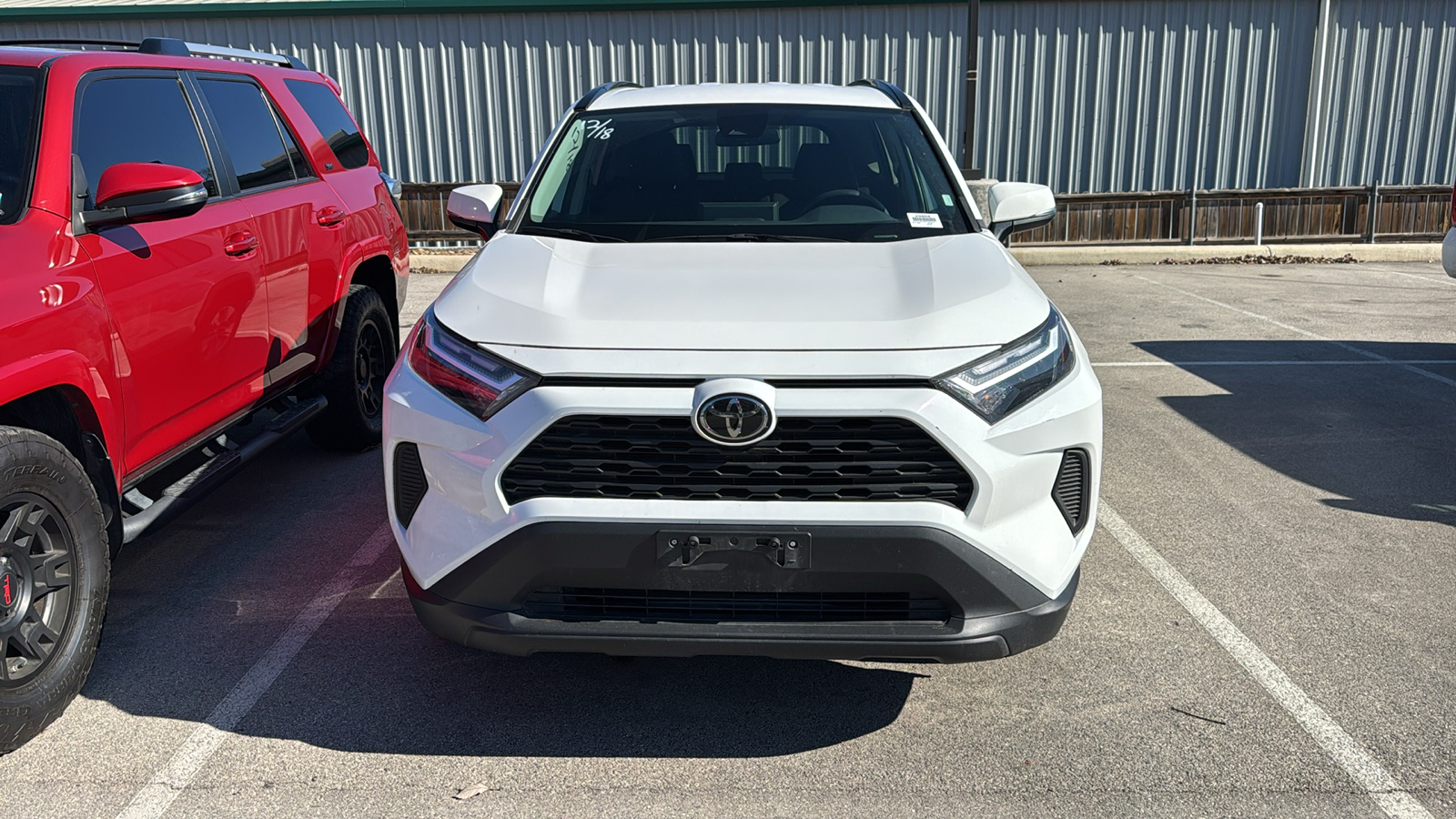 2023 Toyota RAV4 XLE 2