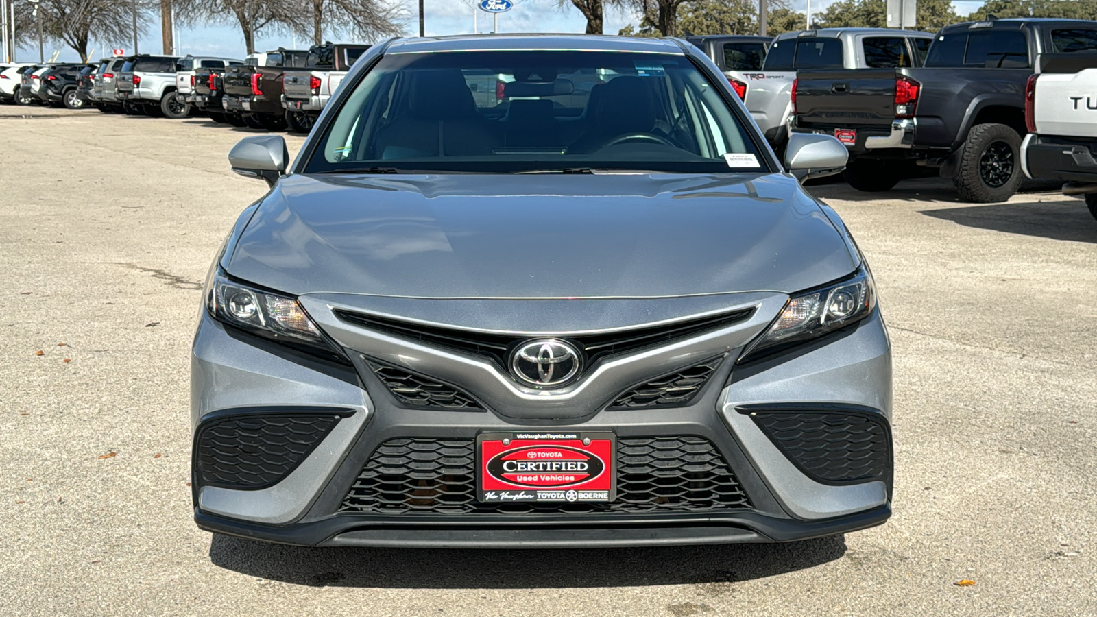 2022 Toyota Camry SE 2