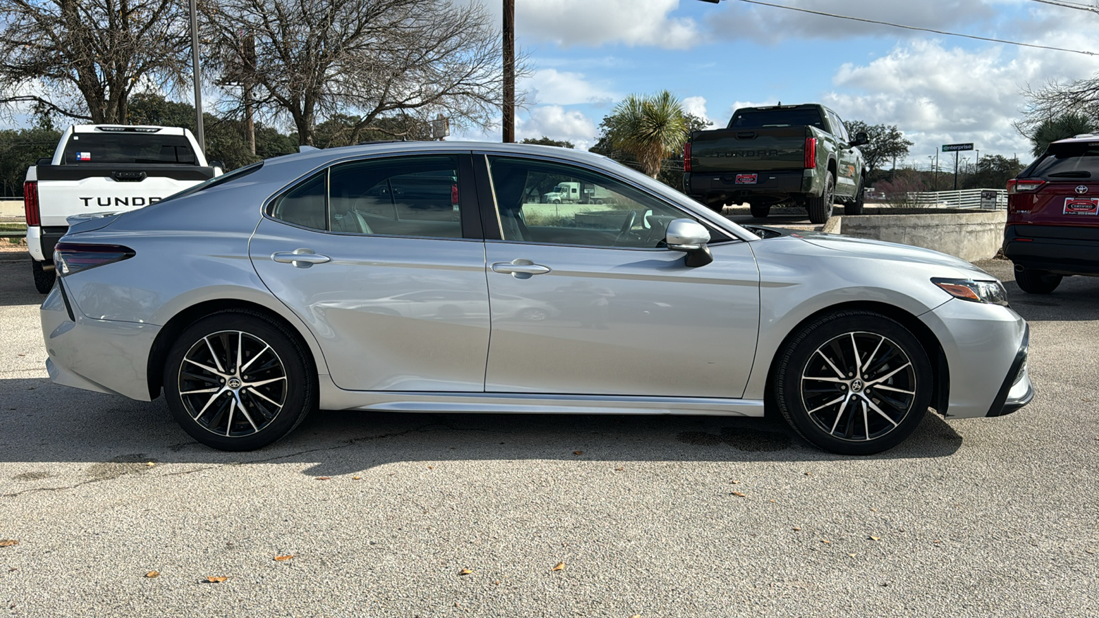 2022 Toyota Camry SE 8