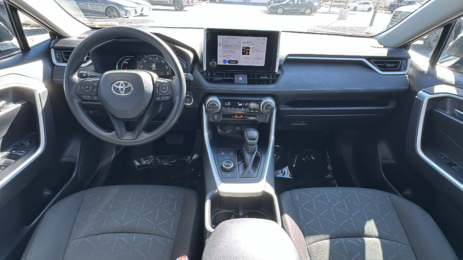 2024 Toyota RAV4 Hybrid XLE 26