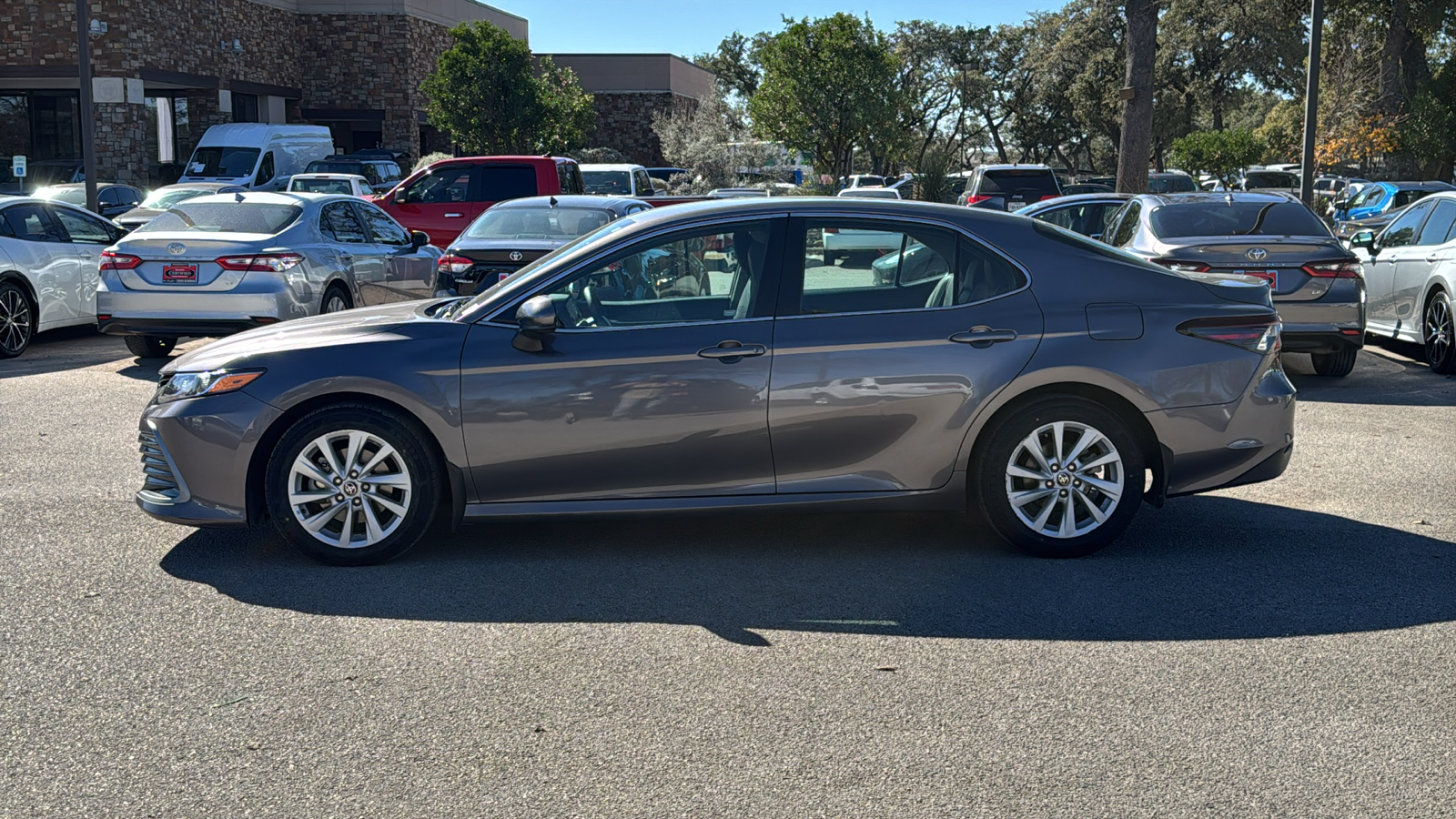 2023 Toyota Camry LE 4