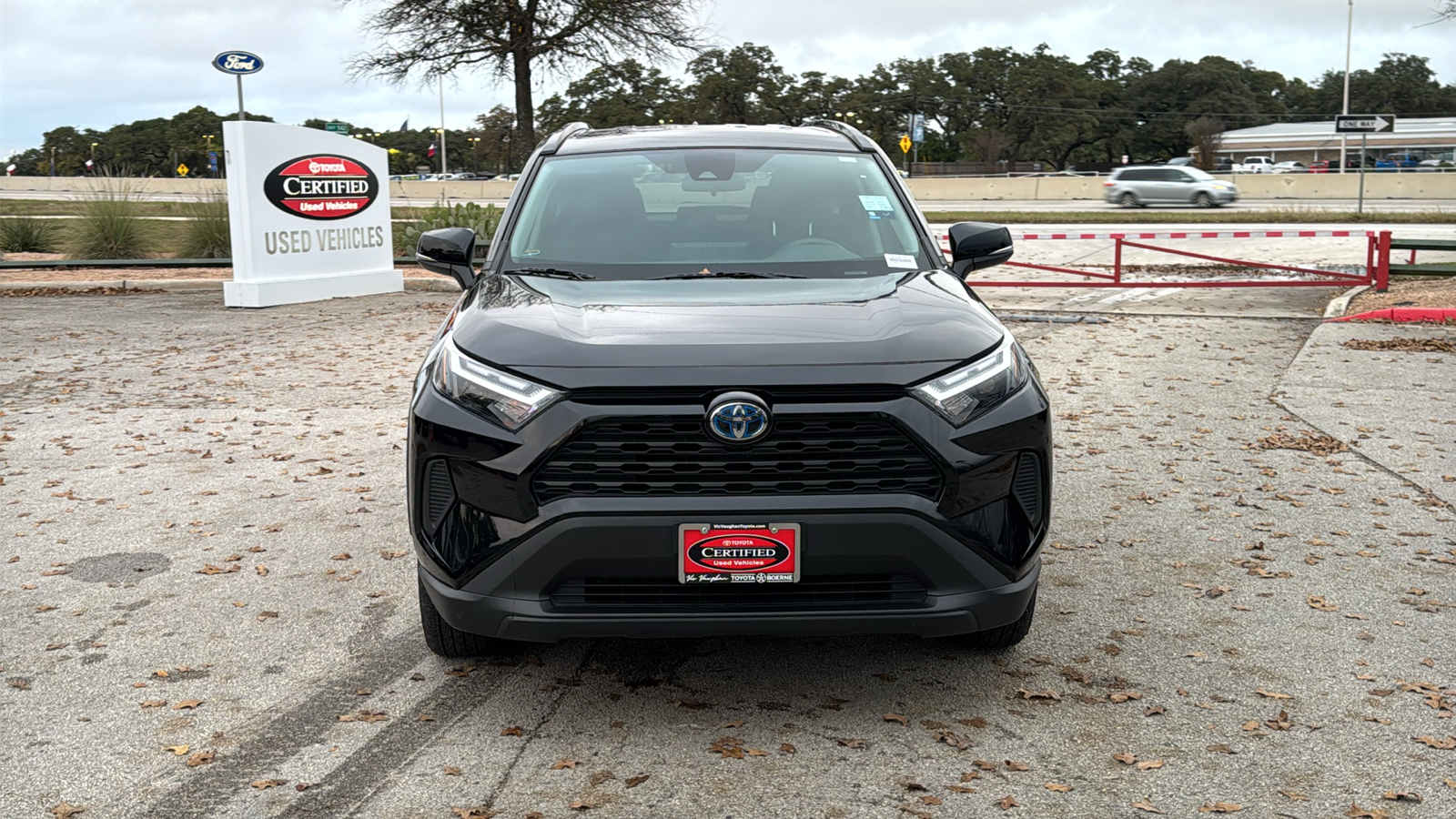 2024 Toyota RAV4 Hybrid XLE 2