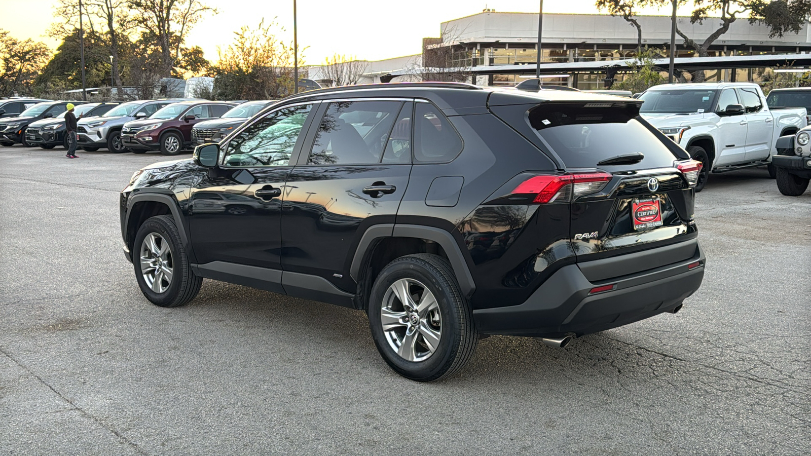 2024 Toyota RAV4 Hybrid XLE 5