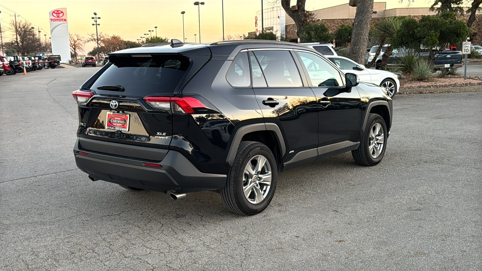 2024 Toyota RAV4 Hybrid XLE 7