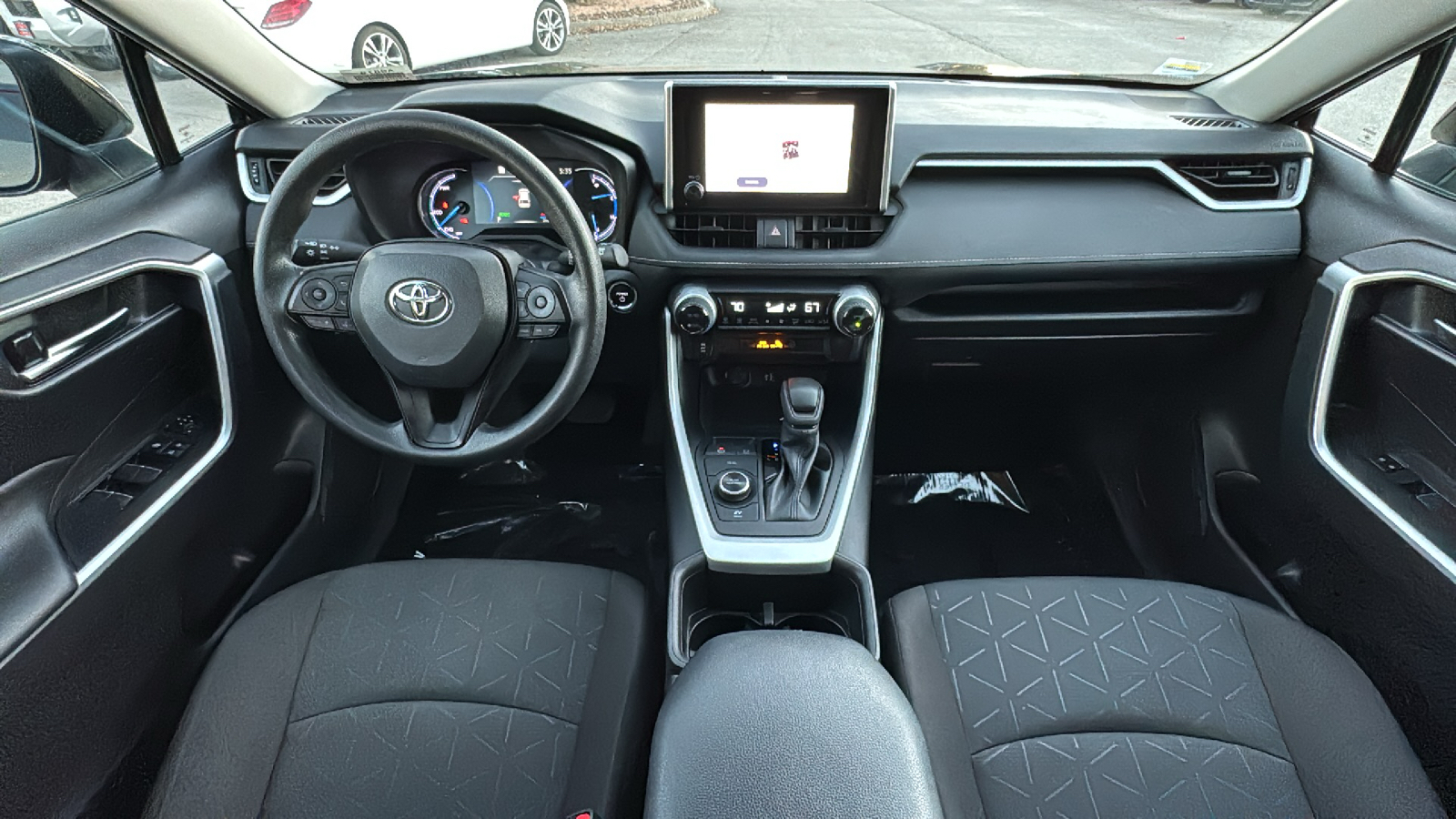 2024 Toyota RAV4 Hybrid XLE 18