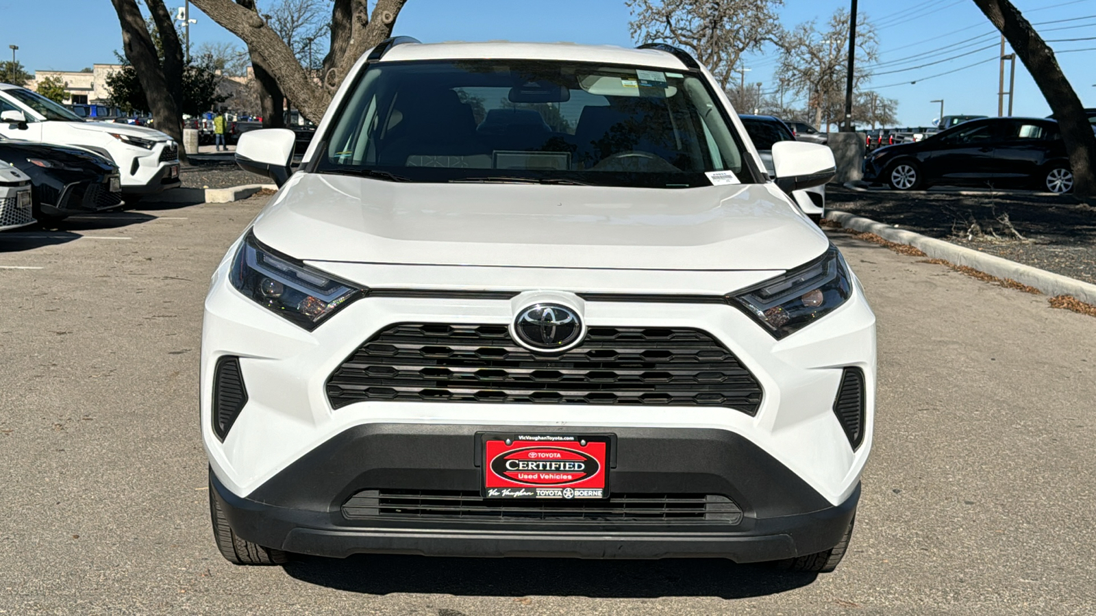 2022 Toyota RAV4 XLE 2