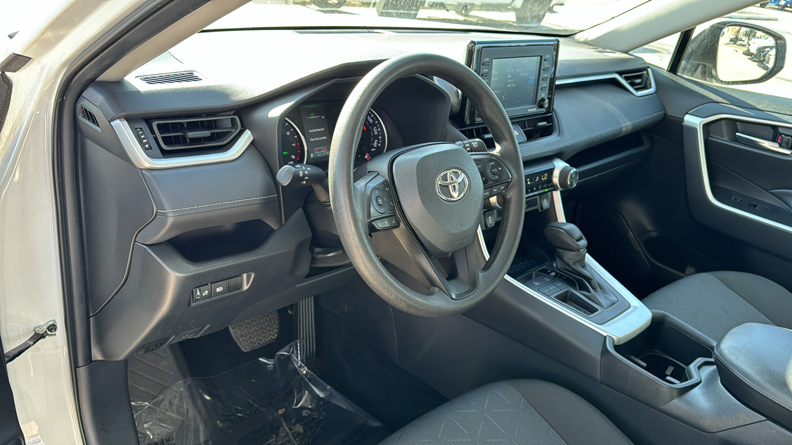 2022 Toyota RAV4 XLE 12