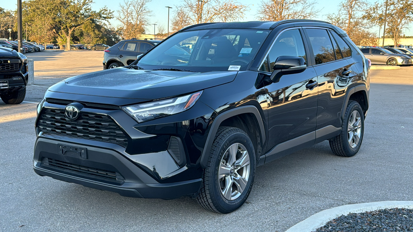 2023 Toyota RAV4 XLE 3