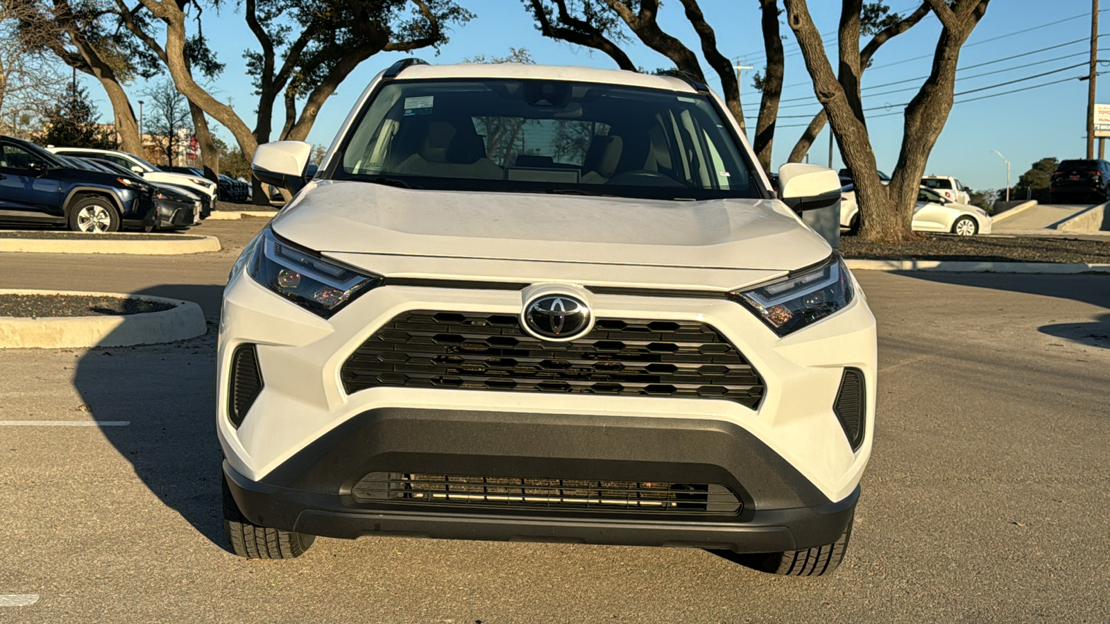 2022 Toyota RAV4 XLE 2