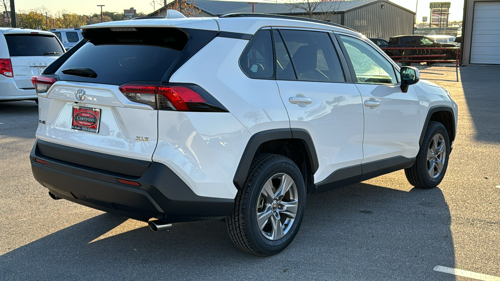 2022 Toyota RAV4 XLE 7