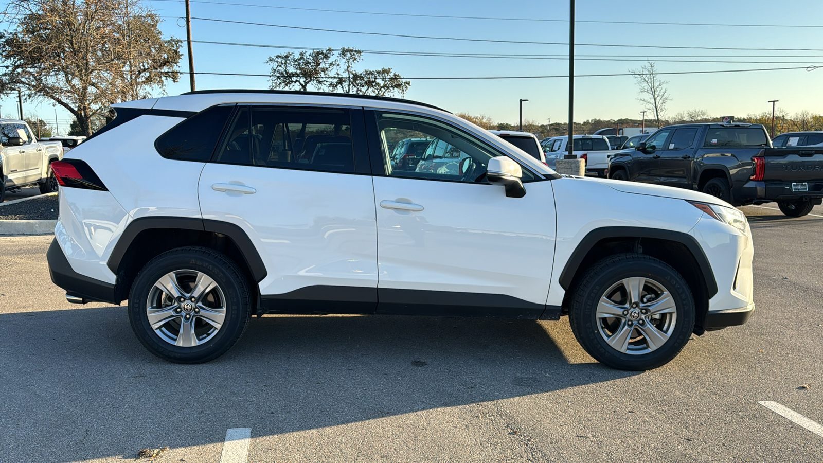 2022 Toyota RAV4 XLE 8