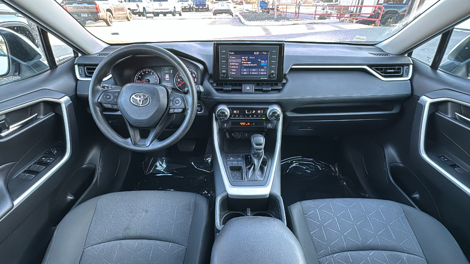 2022 Toyota RAV4 XLE 26