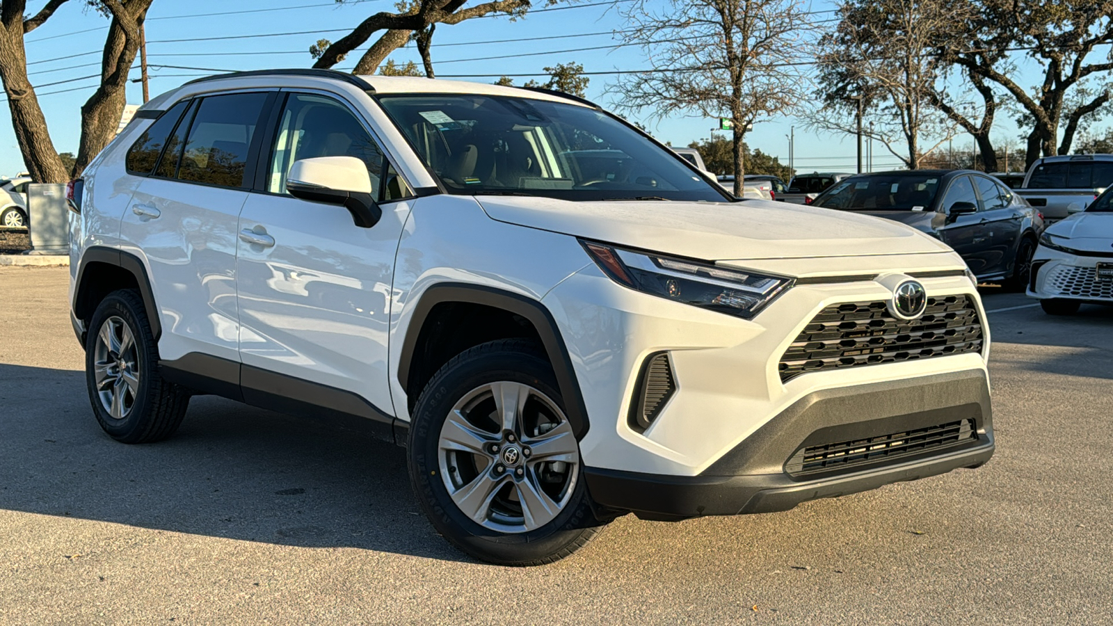 2022 Toyota RAV4 XLE 35