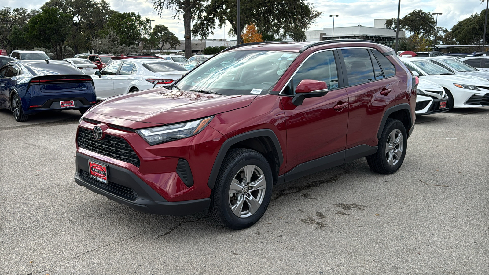 2023 Toyota RAV4 XLE 3