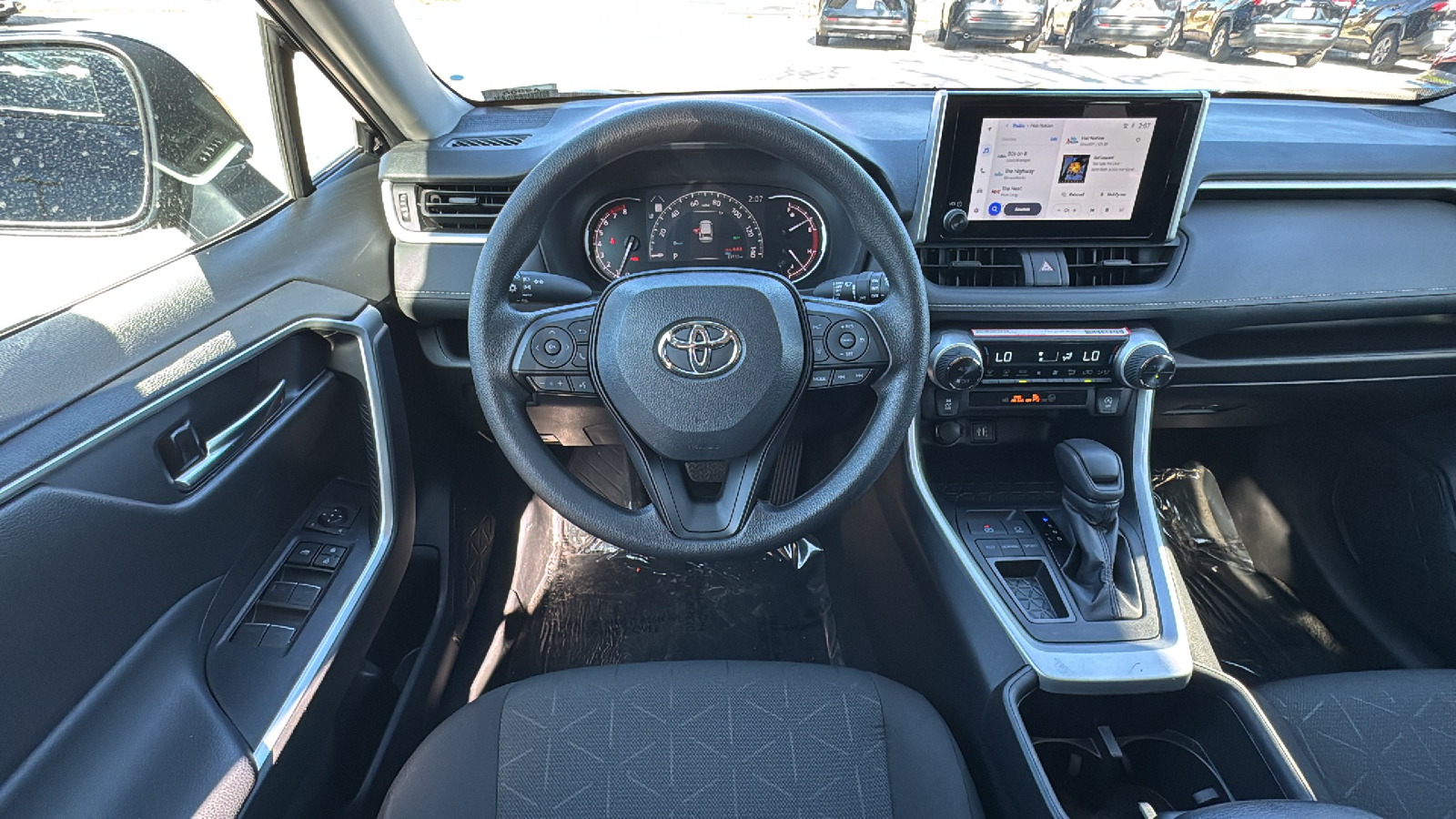 2024 Toyota RAV4 XLE 19