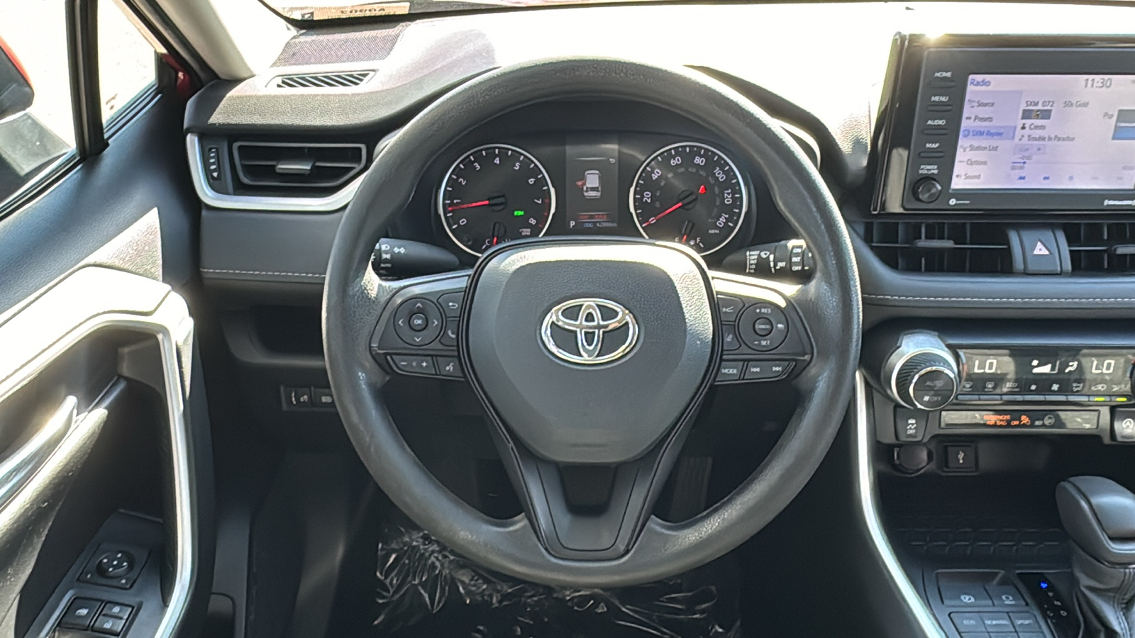 2022 Toyota RAV4 XLE 27