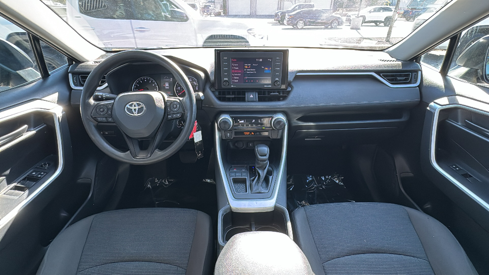 2022 Toyota RAV4 LE 26