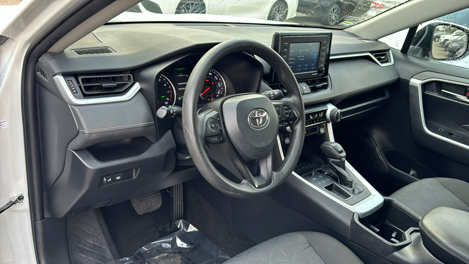 2022 Toyota RAV4 XLE 12