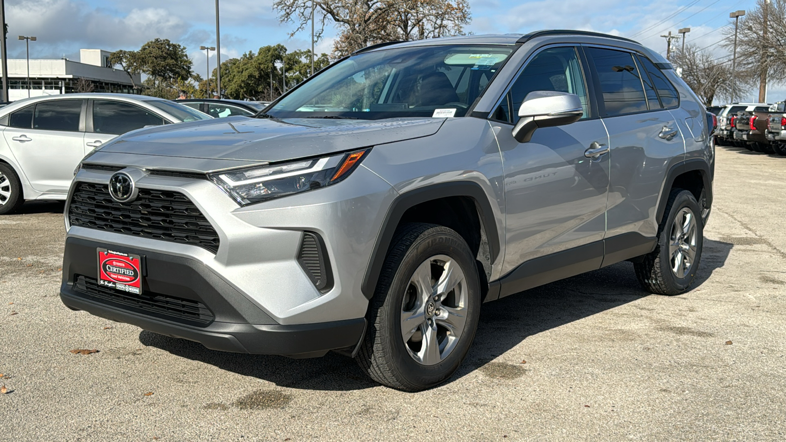 2022 Toyota RAV4 XLE 3