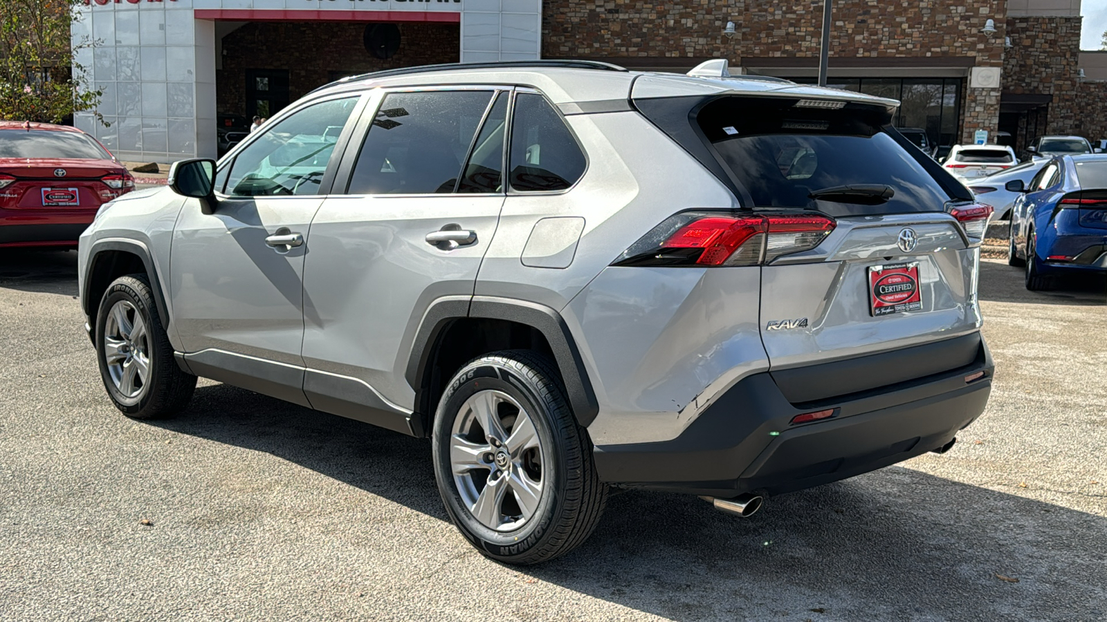 2022 Toyota RAV4 XLE 5