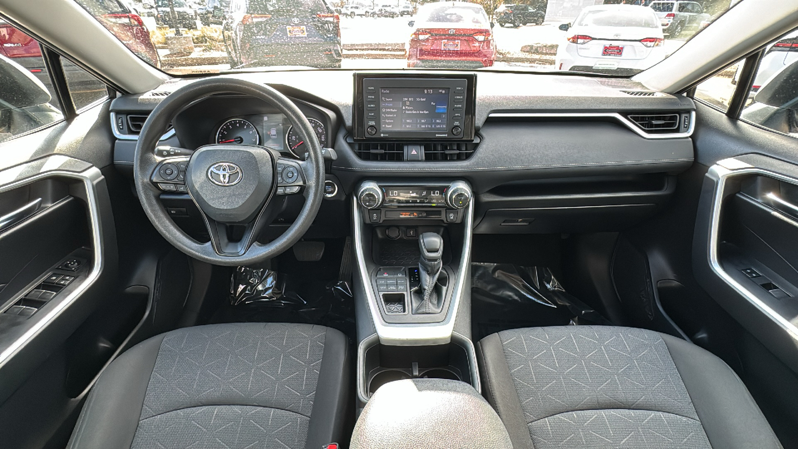 2022 Toyota RAV4 XLE 26