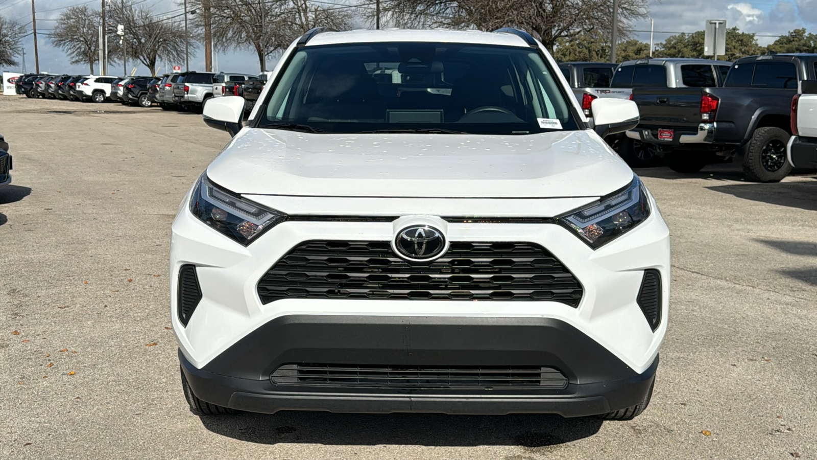 2023 Toyota RAV4 XLE 2