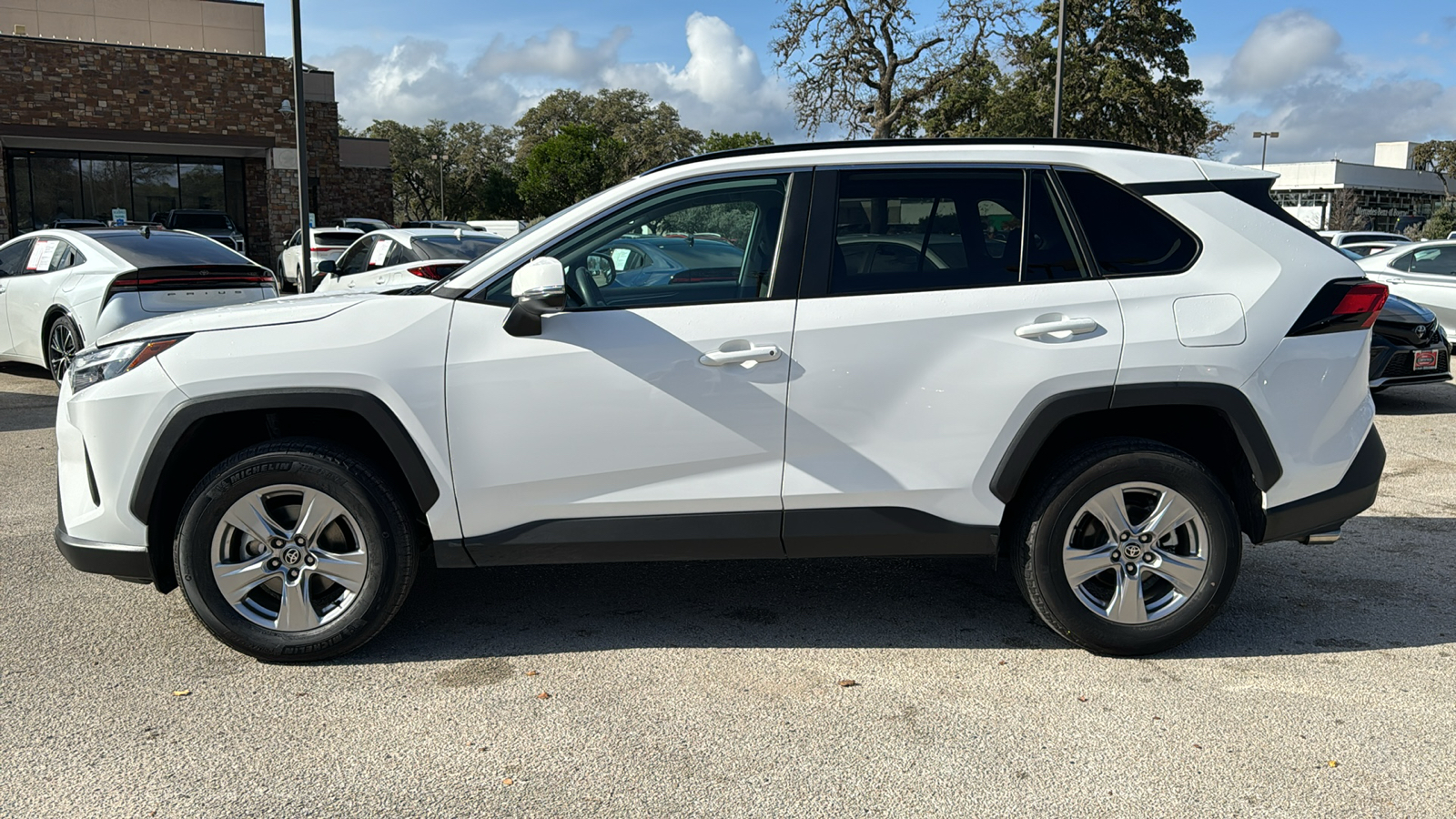 2023 Toyota RAV4 XLE 4