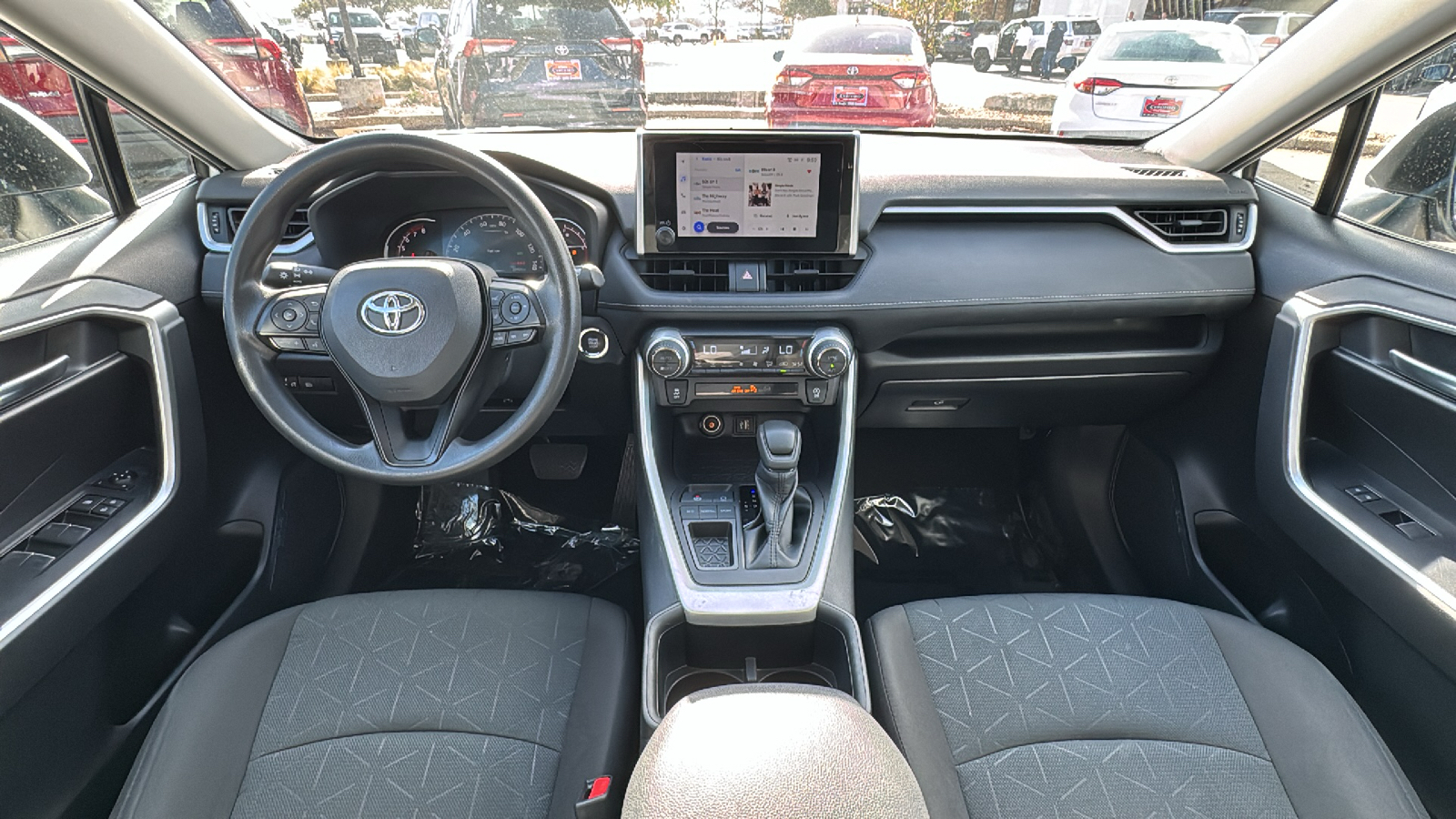 2023 Toyota RAV4 XLE 26