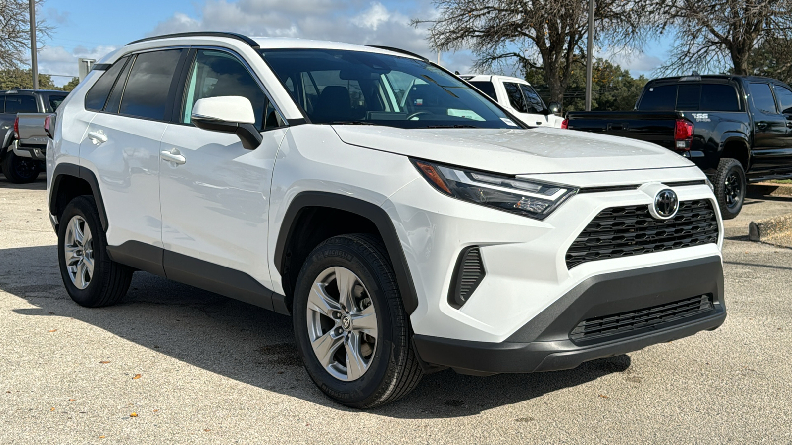 2023 Toyota RAV4 XLE 35