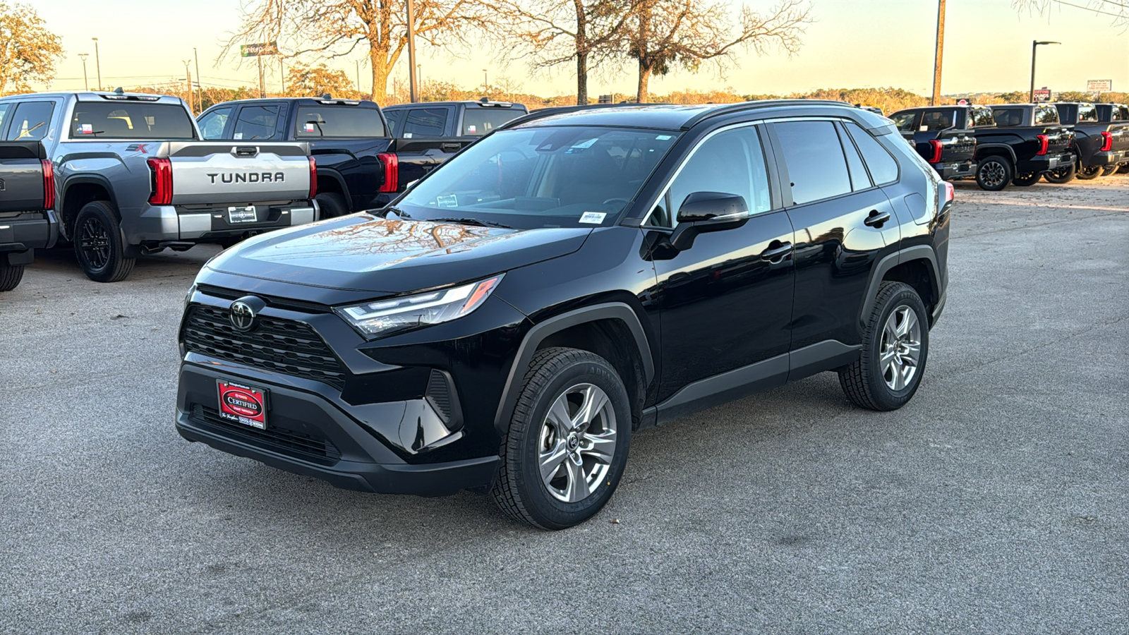 2023 Toyota RAV4 XLE 3