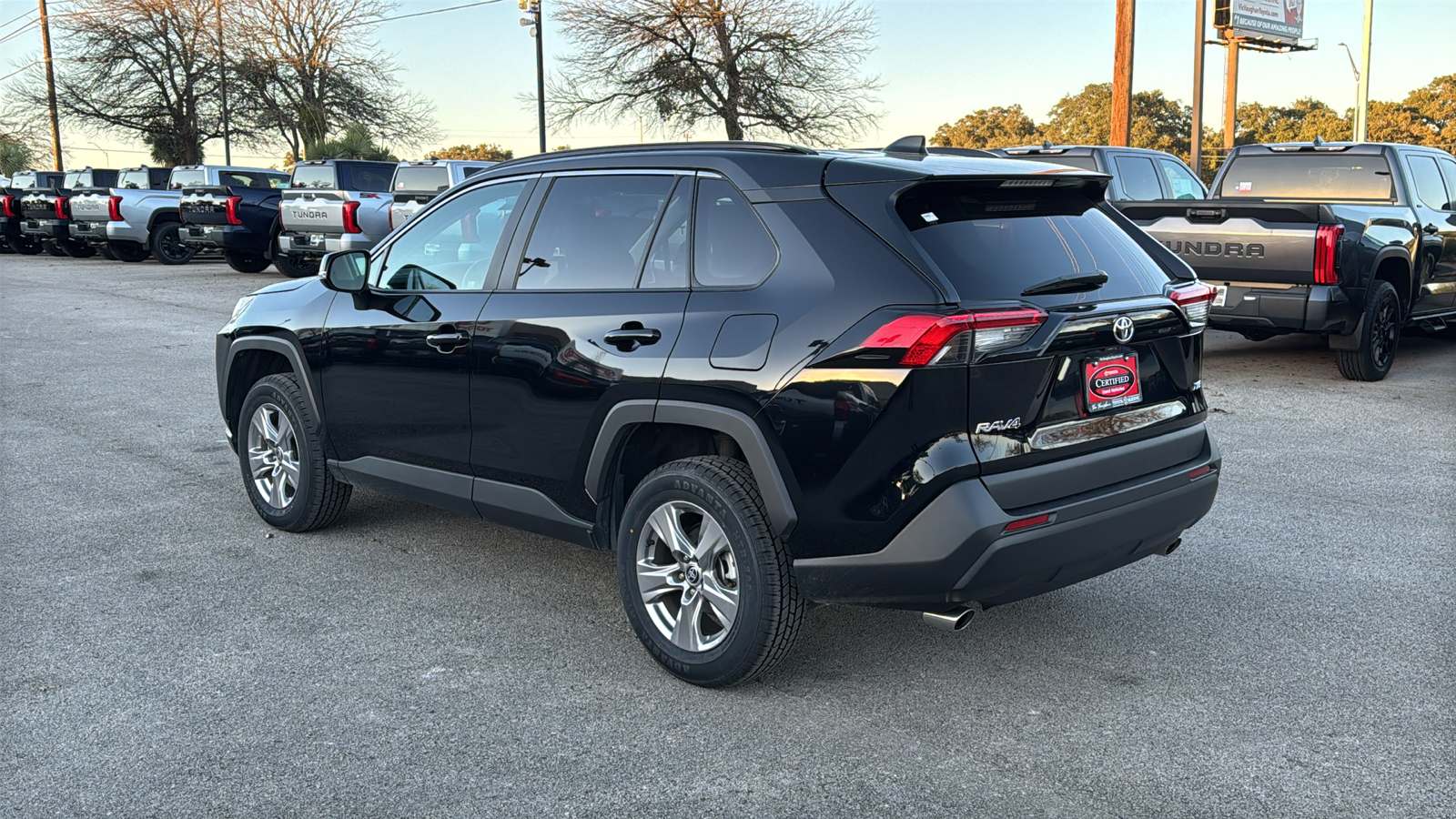 2023 Toyota RAV4 XLE 5