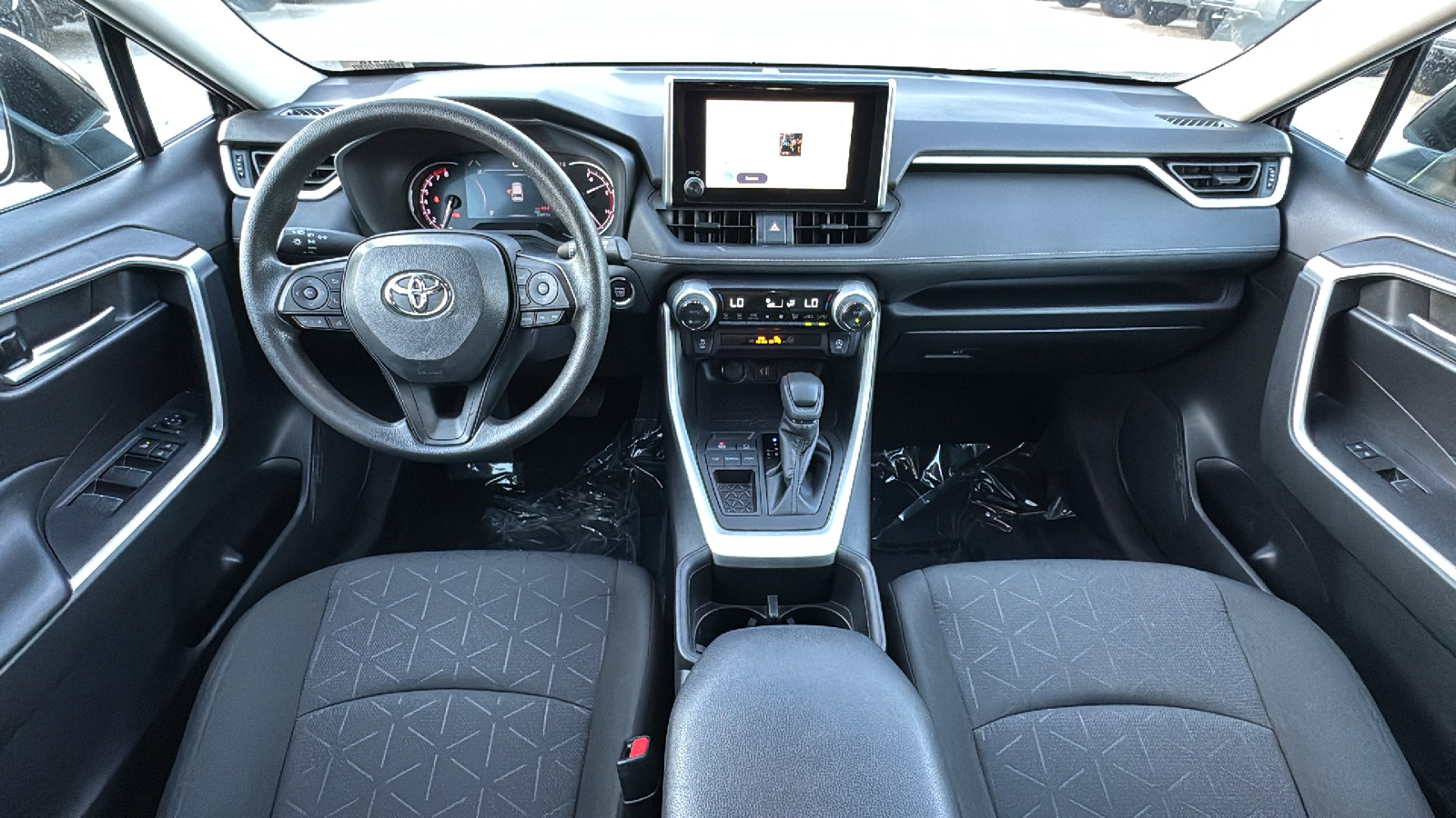 2023 Toyota RAV4 XLE 18