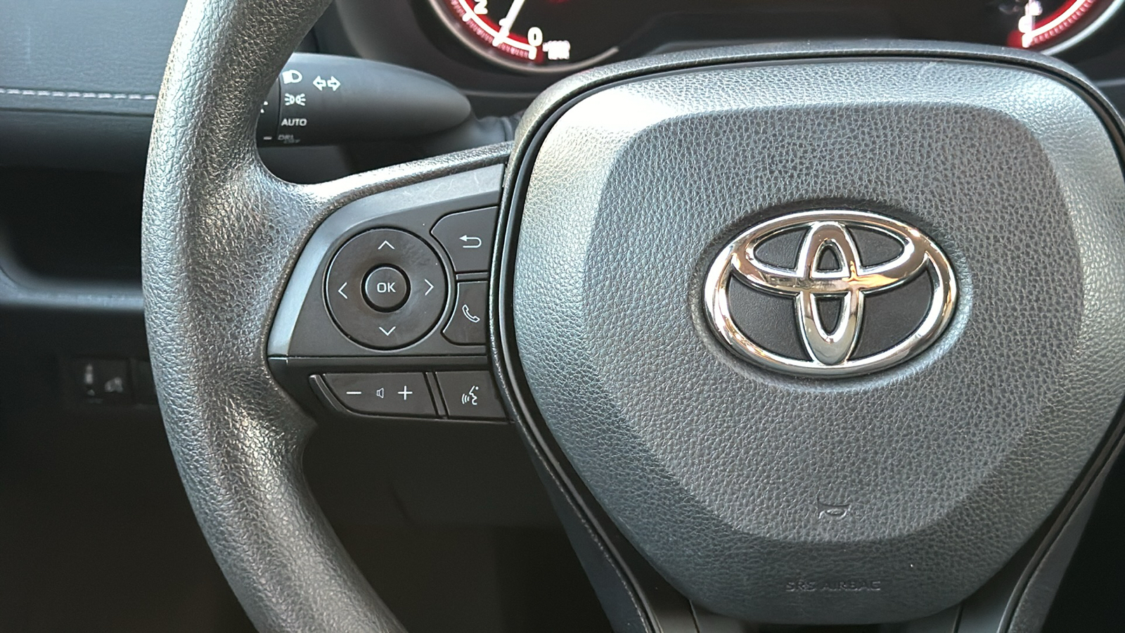 2023 Toyota RAV4 XLE 29