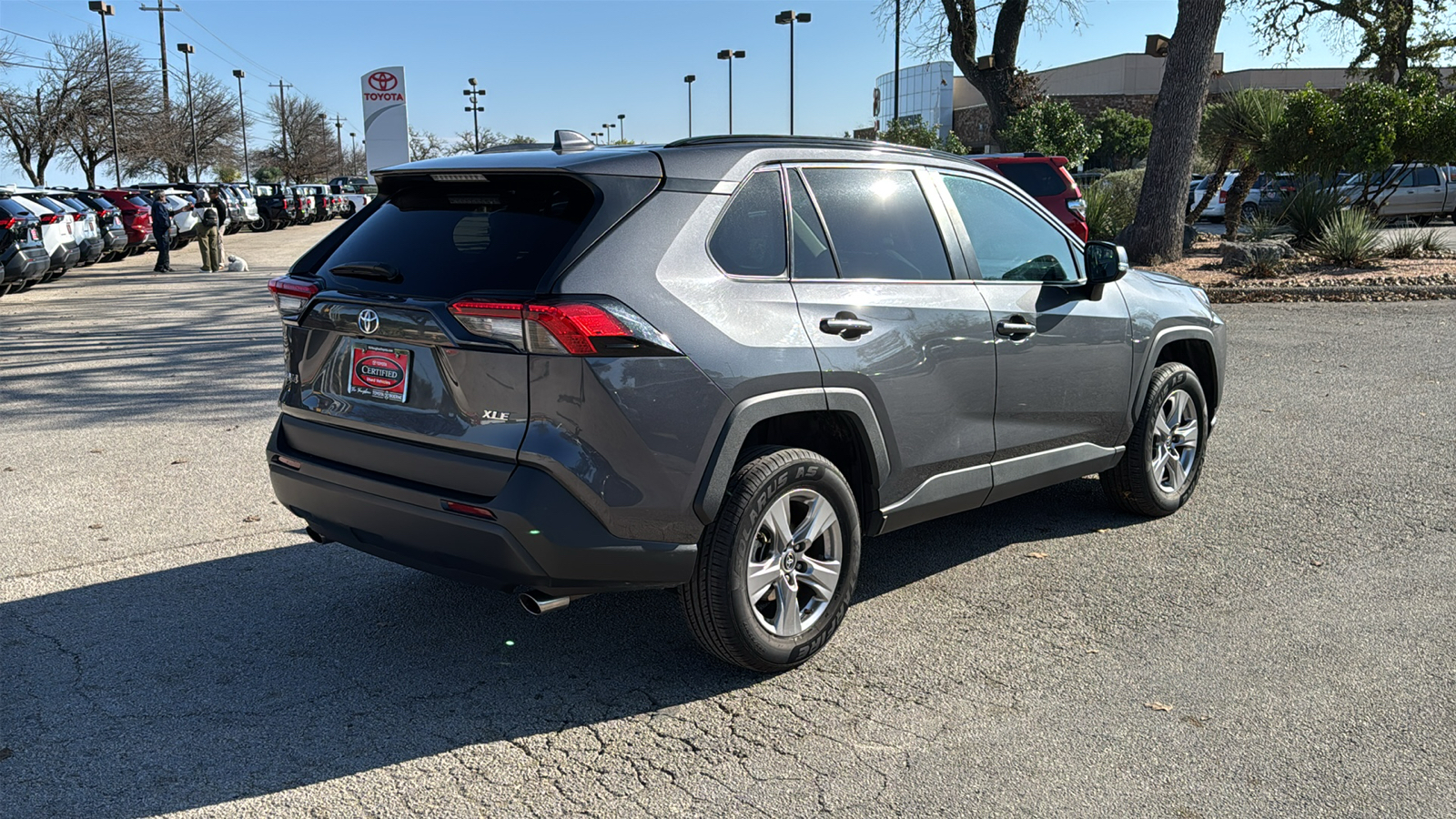 2022 Toyota RAV4 XLE 7