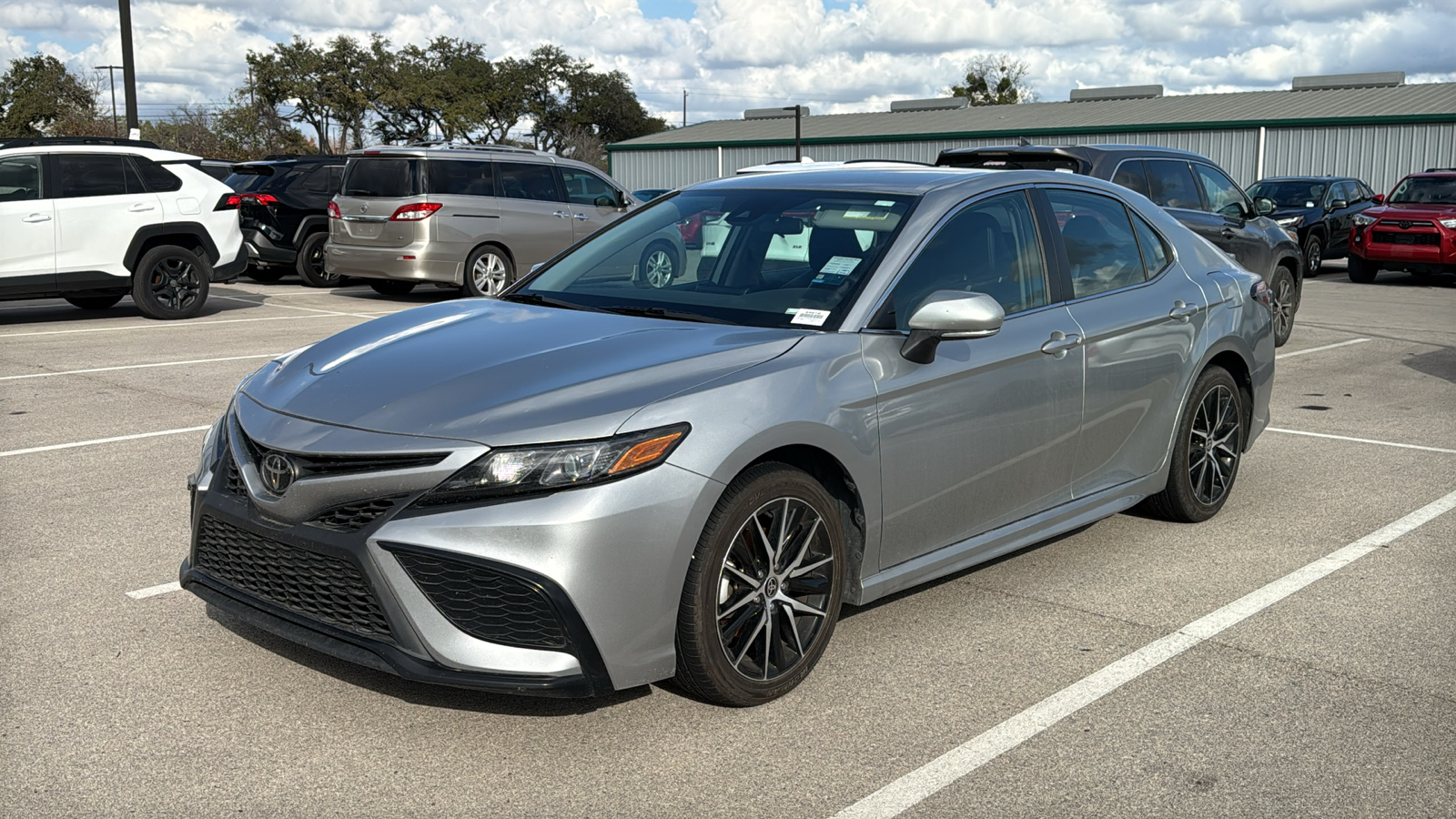 2023 Toyota Camry SE 3