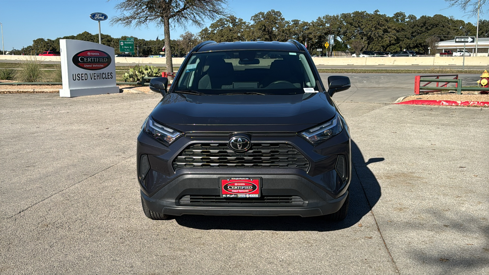 2022 Toyota RAV4 XLE 2