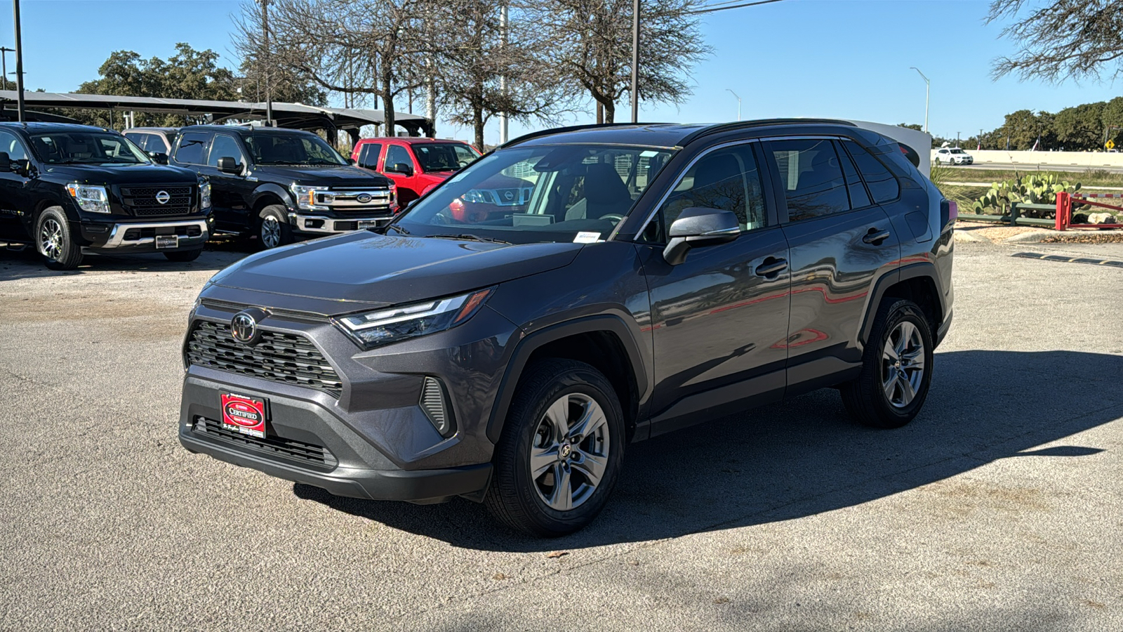 2022 Toyota RAV4 XLE 3