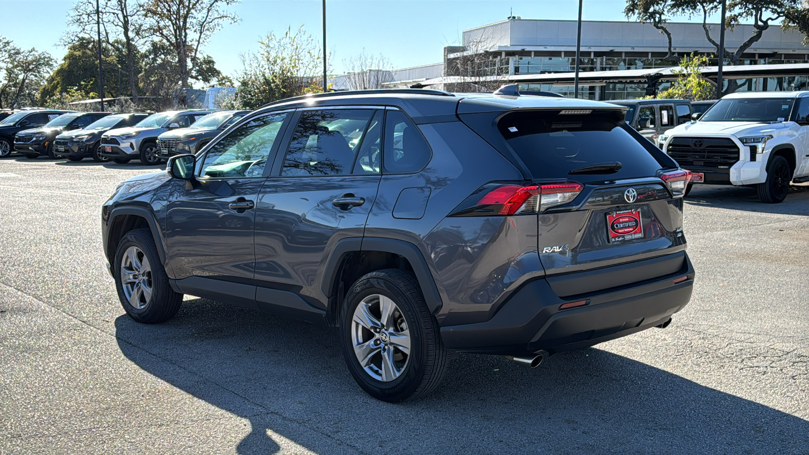 2022 Toyota RAV4 XLE 5