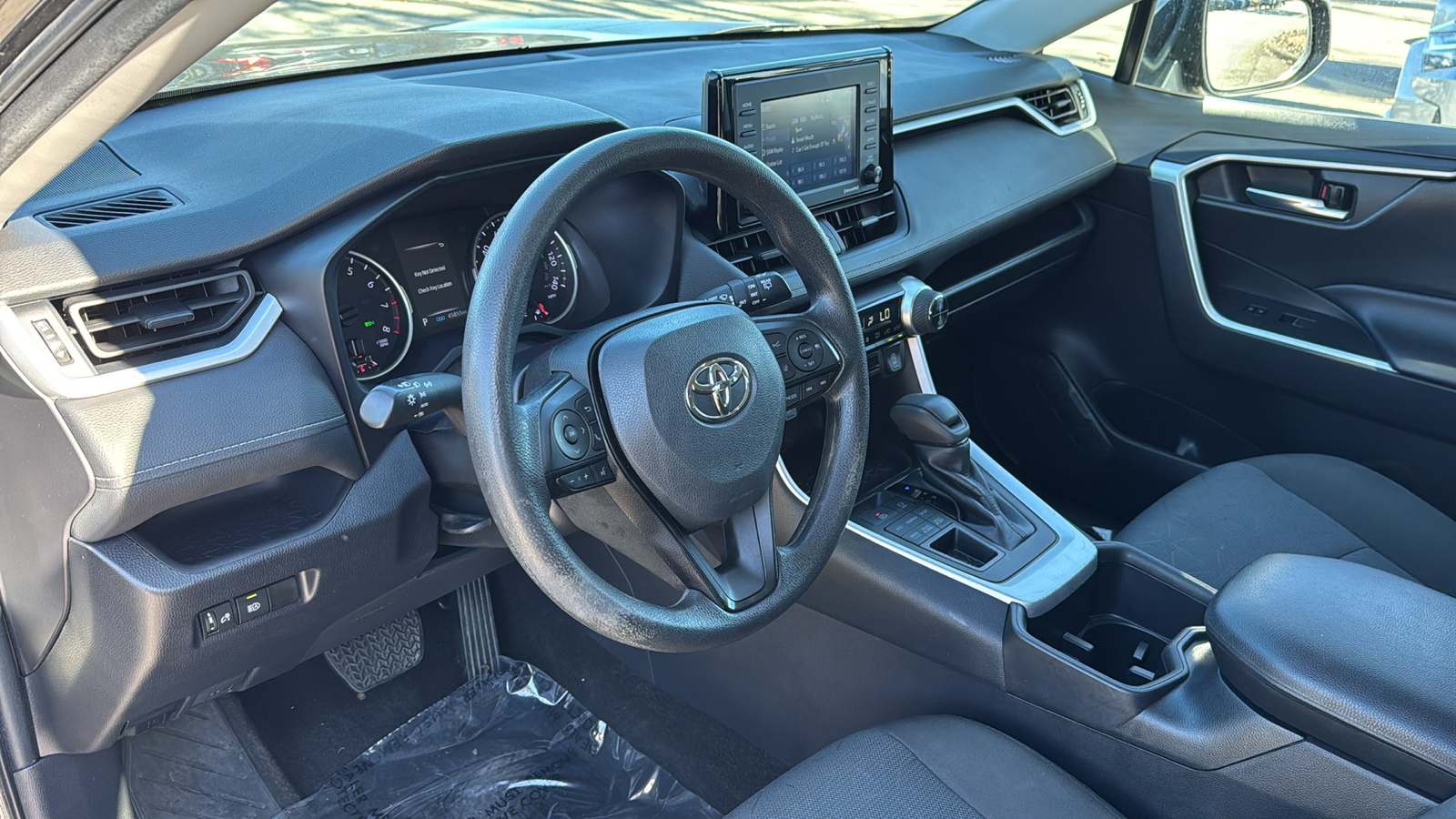 2022 Toyota RAV4 XLE 11