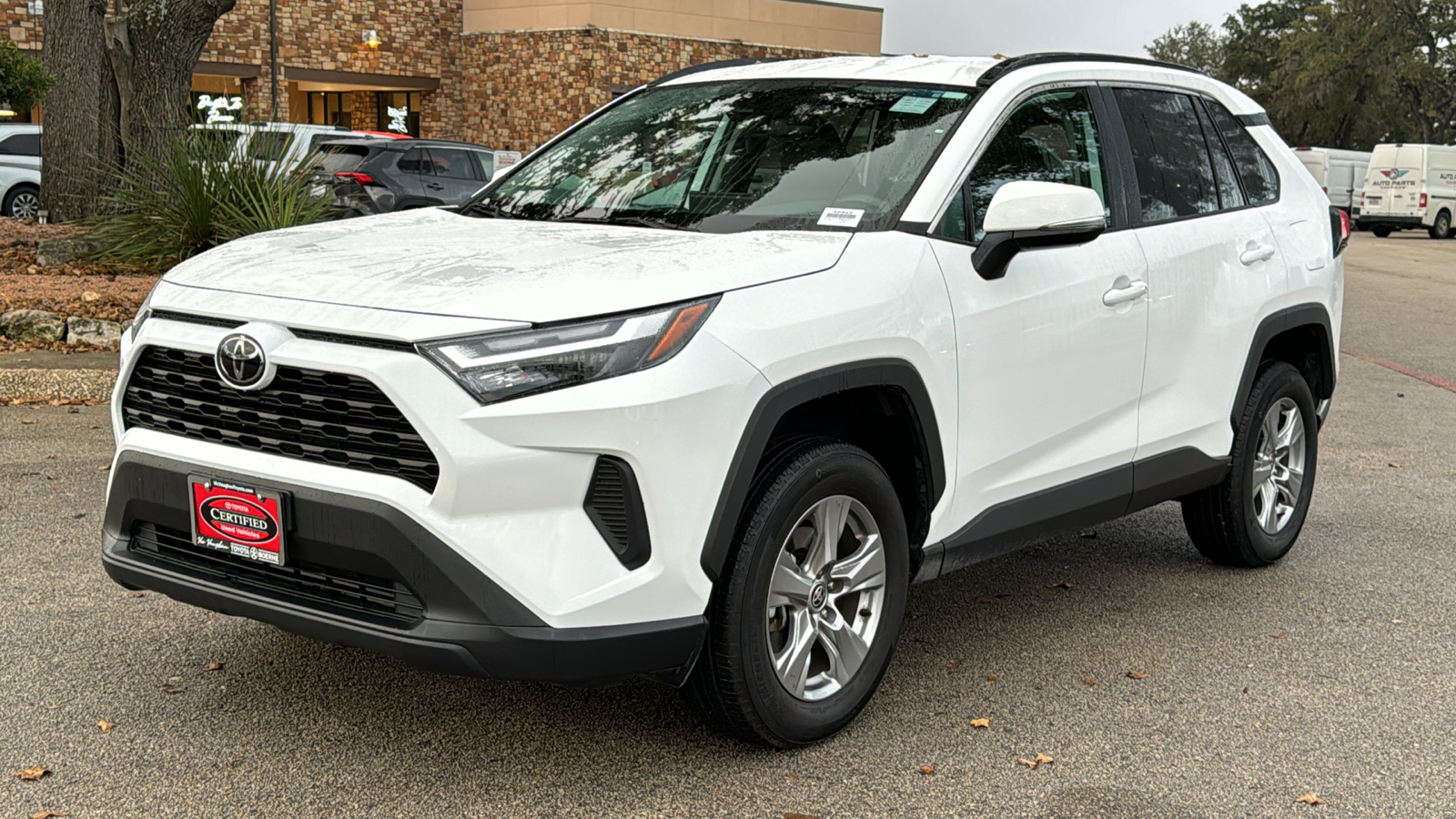 2024 Toyota RAV4 XLE 3